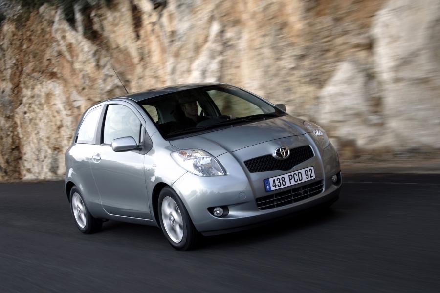  Toyota Yaris 2005 года  (фото 119 из 165)